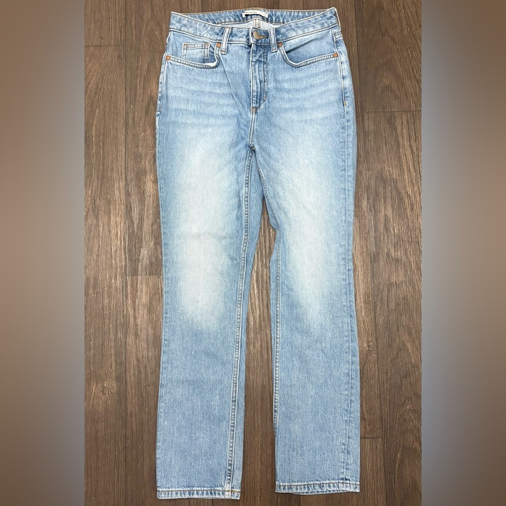 Elizabeth and James Vintage Straight Jeans Size 28 Light Wash High Rise Denim